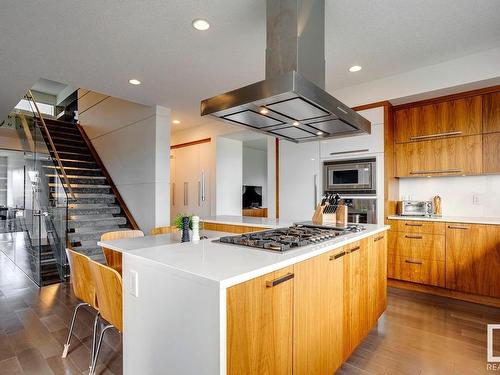 607 Howatt Drive Sw, Edmonton, AB - Indoor Photo Showing Kitchen