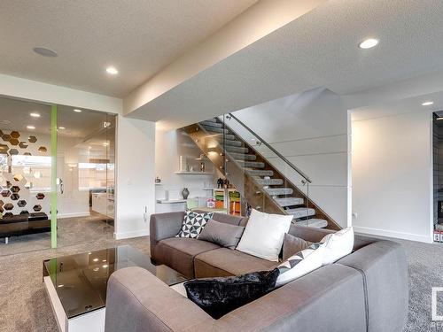 607 Howatt Drive Sw, Edmonton, AB - Indoor Photo Showing Living Room