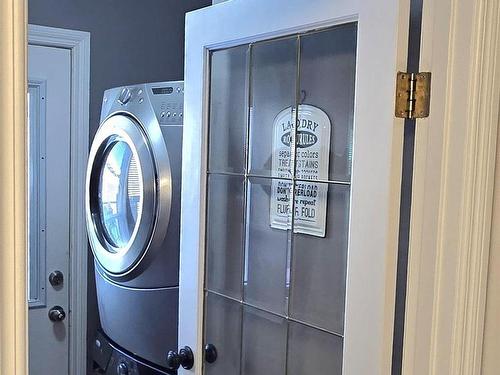 37 Alpine Boulevard, St. Albert, AB - Indoor Photo Showing Laundry Room