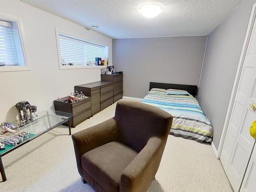 37 Alpine Boulevard, St. Albert, AB - Indoor Photo Showing Bedroom