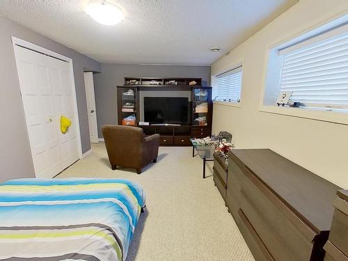 37 Alpine Boulevard, St. Albert, AB - Indoor Photo Showing Other Room