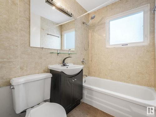 10312 Lauder Avenue, Edmonton, AB - Indoor Photo Showing Bathroom