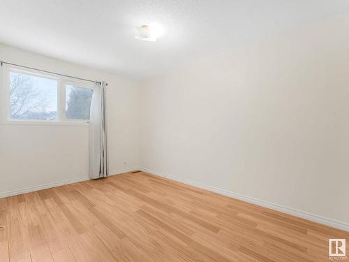 10312 Lauder Avenue, Edmonton, AB - Indoor Photo Showing Other Room