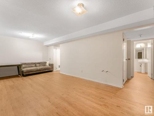 10312 Lauder Avenue, Edmonton, AB - Indoor Photo Showing Other Room