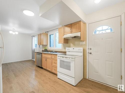 10312 Lauder Avenue, Edmonton, AB - Indoor Photo Showing Kitchen