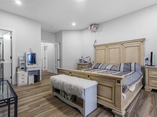 2104 18 Avenue, Edmonton, AB - Indoor Photo Showing Bedroom