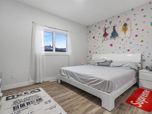 2104 18 Avenue, Edmonton, AB - Indoor Photo Showing Bedroom