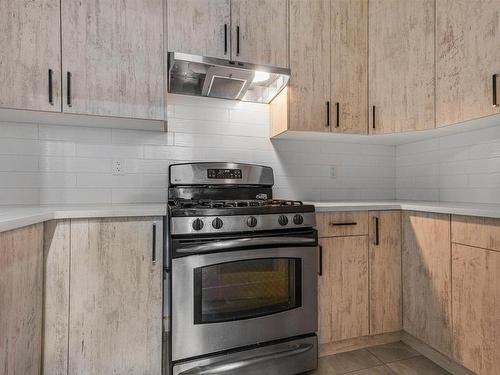 2104 18 Avenue, Edmonton, AB - Indoor Photo Showing Kitchen