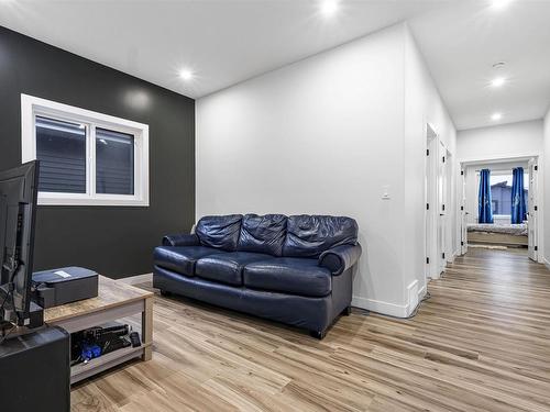 2104 18 Avenue, Edmonton, AB - Indoor