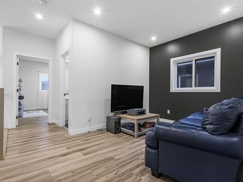 2104 18 Avenue, Edmonton, AB - Indoor