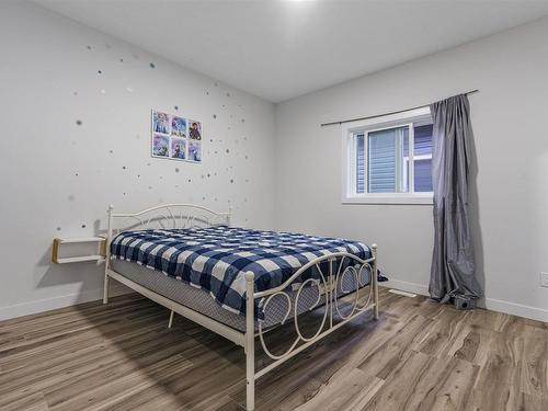 2104 18 Avenue, Edmonton, AB - Indoor Photo Showing Bedroom