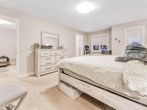 16725 18 Avenue, Edmonton, AB - Indoor Photo Showing Bedroom