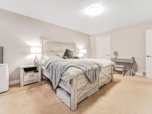 16725 18 Avenue, Edmonton, AB - Indoor Photo Showing Bedroom