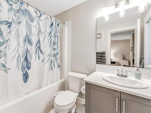 16725 18 Avenue, Edmonton, AB - Indoor Photo Showing Bathroom