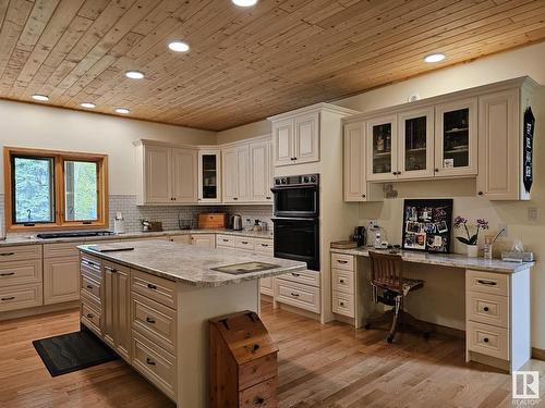 9213 Hwy 621, Rural Brazeau County, AB - Indoor Photo Showing Kitchen