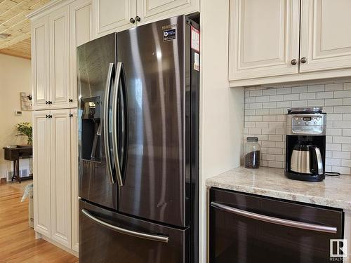 9213 Hwy 621, Rural Brazeau County, AB - Indoor Photo Showing Kitchen