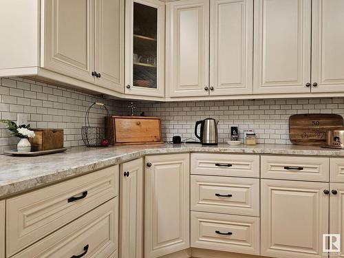 9213 Hwy 621, Rural Brazeau County, AB - Indoor Photo Showing Kitchen