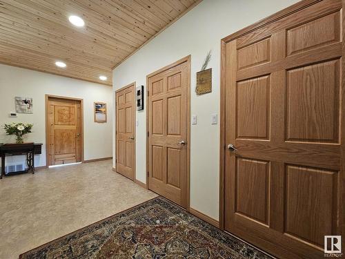 9213 Hwy 621, Rural Brazeau County, AB - Indoor Photo Showing Other Room