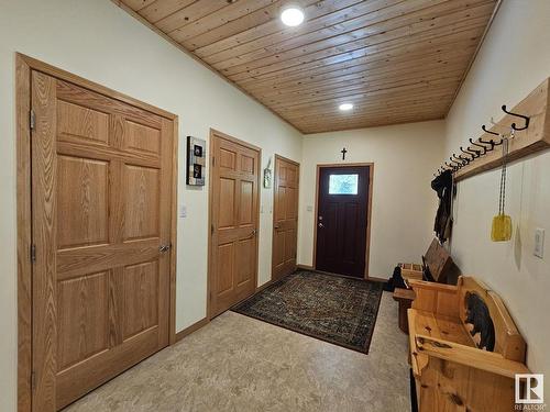 9213 Hwy 621, Rural Brazeau County, AB - Indoor Photo Showing Other Room