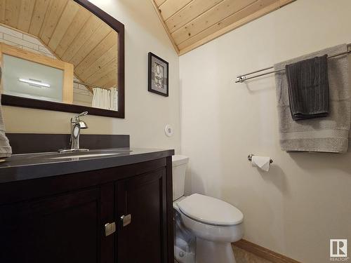 9213 Hwy 621, Rural Brazeau County, AB - Indoor Photo Showing Bathroom