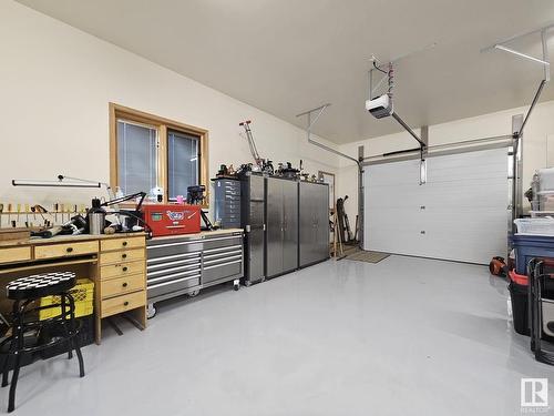 9213 Hwy 621, Rural Brazeau County, AB - Indoor Photo Showing Garage