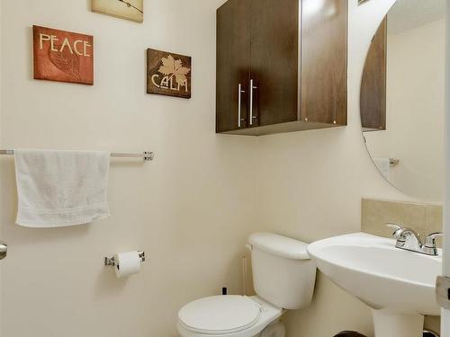 2918 31 Street, Edmonton, AB - Indoor Photo Showing Bathroom