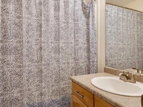 2918 31 Street, Edmonton, AB - Indoor Photo Showing Bathroom