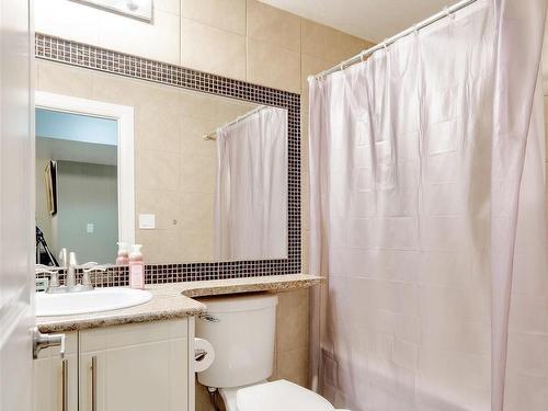 2918 31 Street, Edmonton, AB - Indoor Photo Showing Bathroom