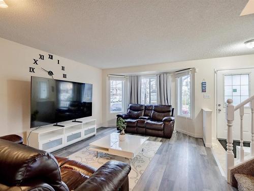 2918 31 Street, Edmonton, AB - Indoor Photo Showing Living Room