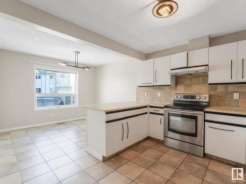 30 9520 174 Street, Edmonton, AB - Indoor Photo Showing Kitchen