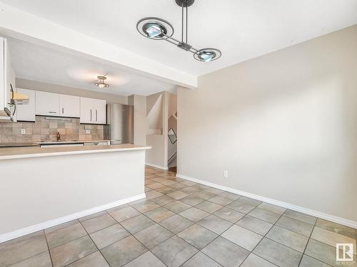 30 9520 174 Street, Edmonton, AB - Indoor Photo Showing Kitchen