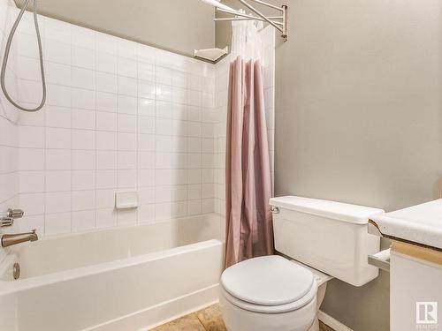 30 9520 174 Street, Edmonton, AB - Indoor Photo Showing Bathroom