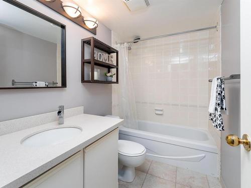 203 10545 Saskatchewan Drive, Edmonton, AB - Indoor Photo Showing Bathroom