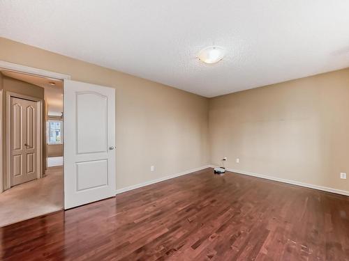 842 Barnes Link Link, Edmonton, AB - Indoor Photo Showing Other Room