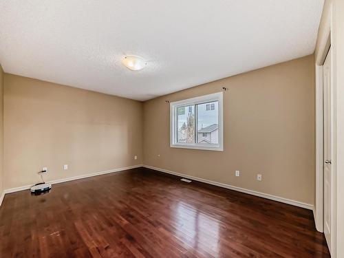 842 Barnes Link Link, Edmonton, AB - Indoor Photo Showing Other Room