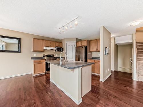 842 Barnes Link Link, Edmonton, AB - Indoor Photo Showing Kitchen