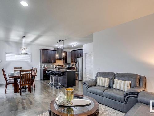 3021 Carpenter Landing Landing, Edmonton, AB - Indoor Photo Showing Living Room