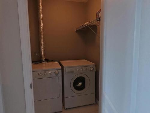 439 3425 19 Street, Edmonton, AB - Indoor Photo Showing Laundry Room