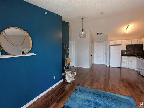 439 3425 19 Street, Edmonton, AB - Indoor Photo Showing Kitchen