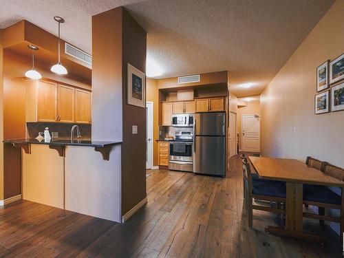 105 9707 106 Street, Edmonton, AB - Indoor Photo Showing Kitchen