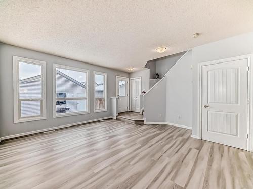 Edmonton, AB - Indoor Photo Showing Other Room