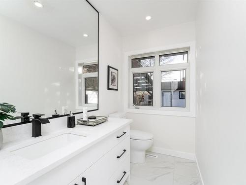 10566 42 Street, Edmonton, AB - Indoor Photo Showing Bathroom