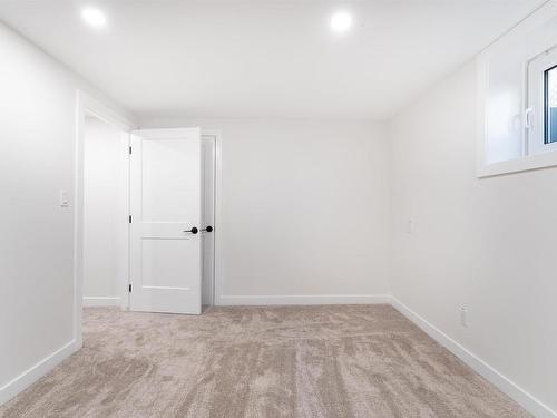 10566 42 Street, Edmonton, AB - Indoor Photo Showing Other Room