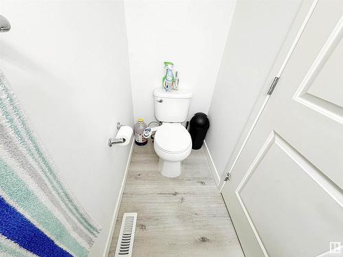 2130 52A Street, Edmonton, AB - Indoor Photo Showing Bathroom