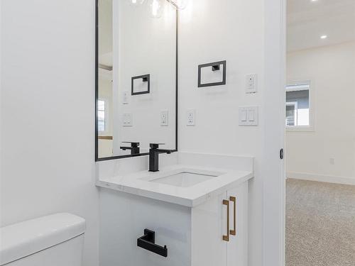 1728 18 Street, Edmonton, AB - Indoor Photo Showing Bathroom