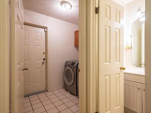 232 Ockenden Place, Edmonton, AB - Indoor Photo Showing Laundry Room