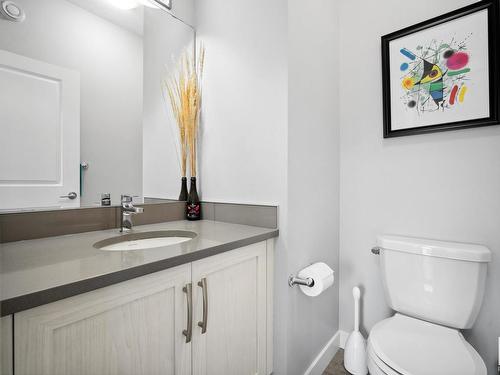 9741 70 Avenue, Edmonton, AB - Indoor Photo Showing Bathroom