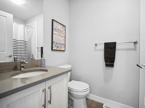 9741 70 Avenue, Edmonton, AB - Indoor Photo Showing Bathroom