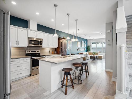 9741 70 Avenue, Edmonton, AB - Indoor Photo Showing Kitchen With Upgraded Kitchen