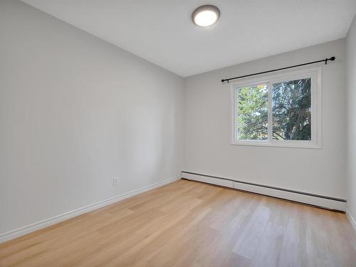 222 5730 Riverbend Road, Edmonton, AB - Indoor Photo Showing Other Room